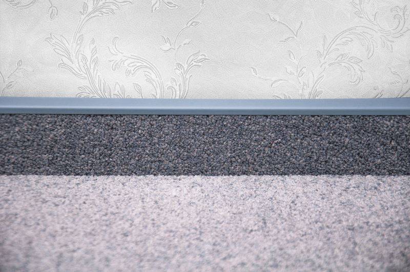 Плинтус для ковролина "Korner" Listwa графит (2500*13,8*50 мм) — купить в Йошкар-Оле