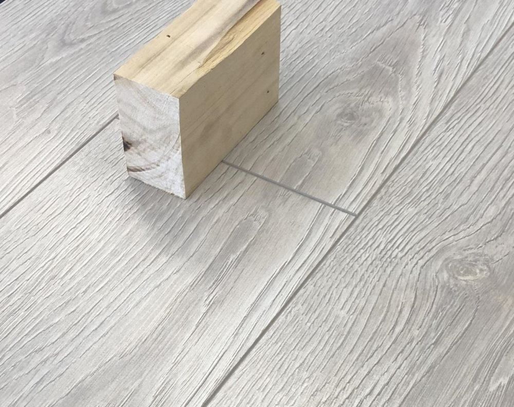 Ламинат "SunFloor" 8/32 4V Дуб Лайн 37 (1380*193*8 мм) — купить в Йошкар-Оле